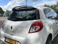 Occasion Renault Clio II 75 PK (55 kW) 2009 Wit Hatchback