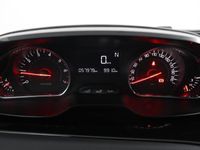 tweedehands Peugeot 208 1.2 PureTech Style Pack | Navigatie | Trekhaak | P