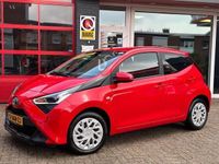 tweedehands Toyota Aygo 1.0 VVT-i x-joy AUTOMAAT *CAMERA/APPLE CARPLAY*