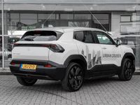 Nieuw Toyota Urban Cruiser Executive 11 kW (15 PK) 2026 Wit SUV