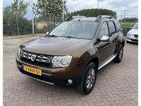 tweedehands Dacia Duster 1.2 TCe 4x2 Lauréate 125PK, 1E EIG AFK, NAP VOLLEDIG DEALER OH, 12MND GARANTIE! Airco, Bluetooth, Cruise control, Dakrails, Elektrische ramen, Leder, LMV 16'', Navi, PDC, Radio-CD/MP3 speler.