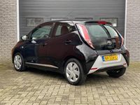 tweedehands Toyota Aygo 1.0 VVT-i x-play 2e EIG / NAVI / PDC / 48.431KM!