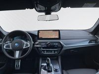 tweedehands BMW 530 5-SERIE e M-SPORT ** LASER, HuD, LEDER, HiFi, ACC, DR. ASS+, 18-inch LMV ** 1e EIG - slechts 8.439 Km. ** INFORMEER OOK NAAR ONZE AANTREKKELIJKE FINANCIAL-LEASE TARIEVEN **