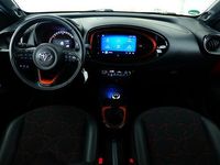Occasion Toyota Aygo X Envy 74 PK (54 kW) 2022 Rood SUV