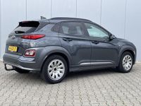 tweedehands Hyundai Kona EV Premium 64 kWh / Fabrieksgarantie tot 02-2025 /