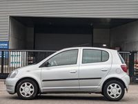 Occasion Toyota Yaris 86 PK (63 kW) 2000 Grijs Hatchback