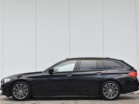 tweedehands BMW 540 5-SERIE TouringxDrive High Executive Sport Line Glazen Schuifdak / Electrische Zwenkhaak / Harman Kardon / 19 Inch / Stoelverwarming Voor en Achter / Parking Assistant Plus / Head Up Display / Driving Assistant / Harman Kardon