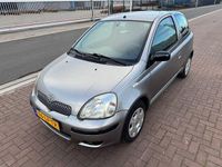 Occasion Toyota Yaris Luna 86 PK (63 kW) 2004 Grijs Hatchback