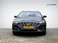 tweedehands Hyundai i30 Wagon 1.5 T-GDi MHEV Premium | Navigatie | Camera | Leder | Stuur- + Stoelverwarming | Apple Carplay/Android Auto | LED Koplampen | Keyless Entry | Rijklaarprijs!