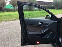 tweedehands Mercedes GLA200 PRESTIGE AUTOMAAT, NAVIGATIE, BRUIN LEDER, STOELVE