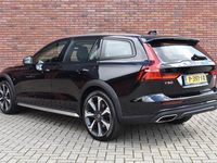 tweedehands Volvo V60 CC B5 265PK AWD Pro | Bowers&Wilkins | Trekhaak | Massage | 20'' |