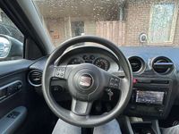 tweedehands Seat Ibiza 1.6 16V (freestyle) kapotte stuurpomp (rijd wel)