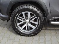 tweedehands Toyota HiLux 2.4 D-4D DUBBEL CABIN LIMITED A/T 2 SITZ 4WD VAN