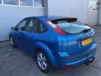 tweedehands Ford Focus 1.6-16V First Edition NETTE AUTO NW APK AIRCO TREKHAAK.