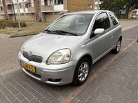 Occasion Toyota Yaris 65 PK (47 kW) 2005 Grijs Hatchback