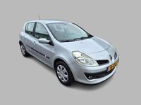 tweedehands Renault Clio 1.6-16V Privilège