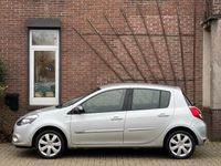 tweedehands Renault Clio 1.6 Night & Day Automaat/Airco/HalfLeder