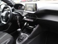 tweedehands Peugeot 208 1.2 PureTech Allure GT Line/LED/Parkeersensoren rondom/Apple carplay/Airco/Rijstrookcorrectie/DAB+/Draadloze lader/LM velgen/Elektrische spiegels/Elektrische ramen/Privacy glass/Bluetooth