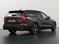 tweedehands Volvo V60 2.0 T6 Recharge AWD R-Design | Panoramadak | Navigatie | Harman Kardon | Climate Control | Bluetooth | Cruise control Adaptief |