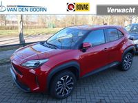 Occasion Toyota Yaris Hybrid 2024 Rood (metallic) SUV