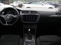 tweedehands VW Tiguan 2.0 TSI 4Motion Highline 220pk! / Trekhaak / Panoramadak / 360Camera / Head-up / Standkachel / Keyless / Stuurverwarming / ACC / Dodehoek / Dynaudio / 20'' / Navigatie / Stoelverwarming