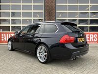 tweedehands BMW 330 3-SERIE Touring i Carbon Sport Edition | M-sport | NL-auto | Zeer compleet | Vol-leder | Adaptieve cruise | Trekhaak wegklapbaar | Volledige historie |