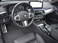 tweedehands BMW 540 5-SERIE TouringxDrive High Executive / M-Sport / Pano / 19" Velgen / Trekhaak