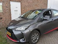 tweedehands Toyota Yaris 1.5 Hybrid Design Red - 1e eign.- Navi