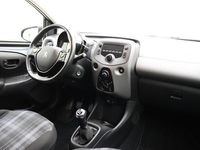 tweedehands Peugeot 108 1.0 e-VTi Active | Airco | Mistlampen voor | Extra getint glas | Chroom delen exterieur | buitenspiegels elektrisch verstel- en verwarmbaar | Lederen stuurwiel en versnellingspook