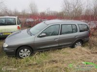 Occasion Renault Mégane GrandTour 107 PK (78 kW) 2000 Grijs Stationwagen