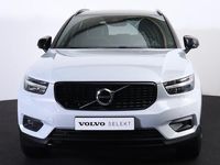 tweedehands Volvo XC40 T4 Recharge R-Design - IntelliSafe Assist - Adaptieve LED koplampen - Parkeercamera achter - Verwarmde voorstoelen & stuur - Leder/Nubuck bekleding - Draadloze tel. lader - Parkeersensoren voor & achter - Extra getint glas - 19" LMV