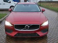 Occasion Volvo V60 Momentum 150 PK (110 kW) 2019 Rood, metallic lak Stationwagen
