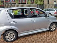 Occasion Daihatsu Sirion 91 PK (66 kW) 2008 Zilver Hatchback