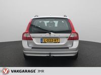 tweedehands Volvo V70 2.5FT Momentum Youngtimer Trekhaak - PDC Achter - Stoel + Achterbank verwarming - Bluetooth - Climate en Cruise Control