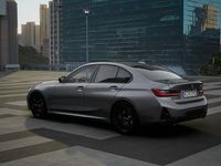 Nieuw BMW 330 Comfort Edition 184 PK (135 kW) 2025 Grijs Sedan