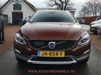 tweedehands Volvo V60 CC D3 SUMMUM ADAP.XENON/NAVIGATIE/PDC/TREKHAAK