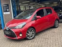 Occasion Toyota Yaris Hybrid 73 PK (53 kW) 2016 Rood Hatchback