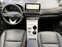 tweedehands Hyundai Kona EV Premium 64 kWh Automaat / € 2.000 subsidie mogelijk / Leder / Navigatie / Drie fase laden / Warmtepomp /