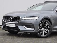 tweedehands Volvo V60 2.0 T8 Twin Engine AWD Inscription Panoramadak / Lederen bekleding / Standkachel / Elektrich verstelbate stoel met geheugen / Donkere ramen achter / Stoel verwarming / Keyless entry & start / Electr. achterklep / etc / etc