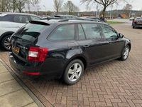 tweedehands Skoda Octavia Combi 1.6 TDI Greentech Style / Navigatie / Parkeerhulp V+A / Cruise Control / Stoelverwarming