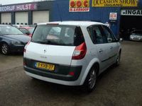 tweedehands Renault Scénic III 1.9 dCi Tech Line