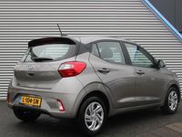 Occasion Hyundai i10 Comfort 67 PK (49 kW) 2021 Brass (grijs metallic) Hatchback