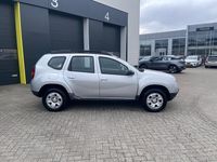 tweedehands Dacia Duster 1.6 Lauréate 2wd | Trekhaak | 100% Dealer onderh.