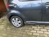 Occasion Toyota Aygo 68 PK (50 kW) 2005 Grijs Hatchback