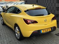 Occasion Opel Astra GTC Sport 170 PK (125 kW) 2013 Geel Hatchback