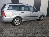 Occasion Ford Focus 101 PK (74 kW) 2004 Grijs Stationwagen