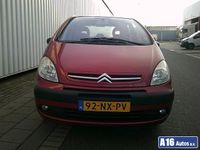 Occasion Citroën Xsara Picasso 136 PK (100 kW) 2004 Rood, metallic lak MPV