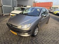 Occasion Peugeot 206 75 PK (55 kW) 2001 Grijs Hatchback