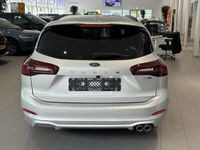 tweedehands Ford Focus Wagon 1.0 EcoBoost Hybrid ST Line Style | Winterpakket | Privacy Glass | Camera |