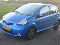 Occasion Toyota Aygo 68 PK (50 kW) 2010 Blauw (metallic) Hatchback